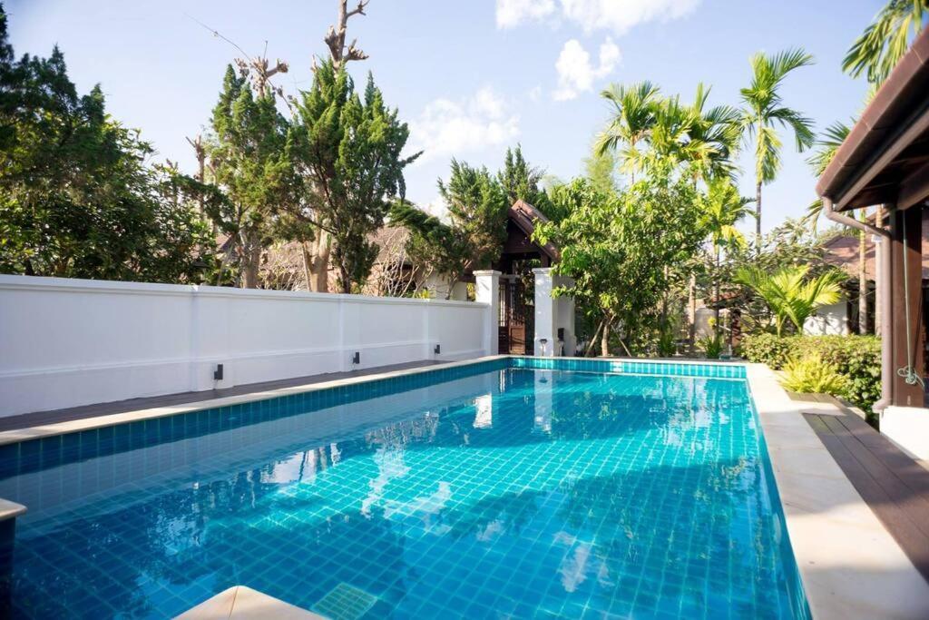 Sclass Villa & Swimming Pool , 10 Min From Airport Csiangmaj Kültér fotó